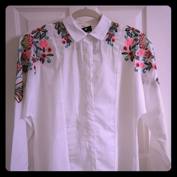 Nasty Gal Tops - Kilky Nasty Gal embroidered top one size NEW